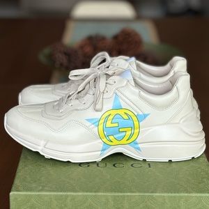 GUCCI RHYTON GUCCI STAR PRINT SNEAKER